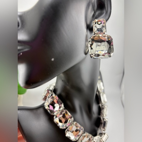Statement Crystal Necklace & Earrings Set - Picture 5 of 11